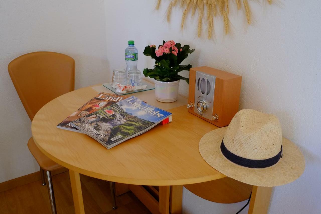 Ferienzimmer Zuelli Erlach Ngoại thất bức ảnh